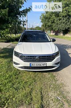 Седан Volkswagen Jetta 2018 в Ужгороде