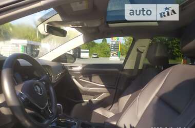 Седан Volkswagen Jetta 2018 в 