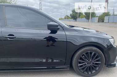 Седан Volkswagen Jetta 2015 в 