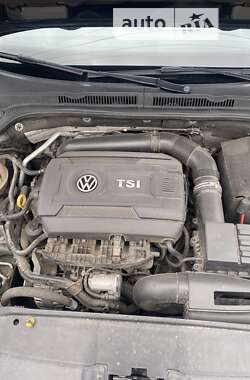 Седан Volkswagen Jetta 2015 в 