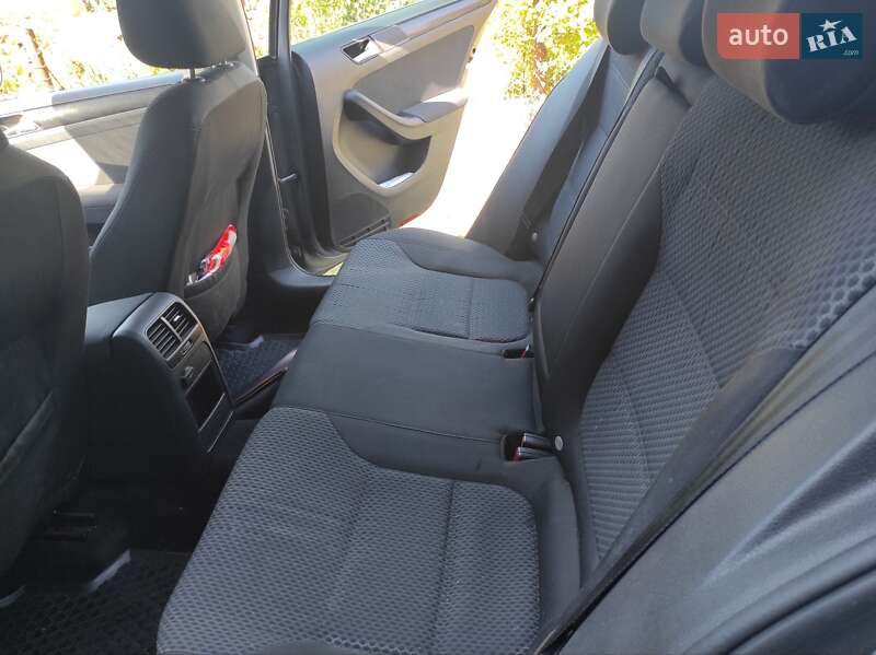 Седан Volkswagen Jetta 2011 в Житомирі