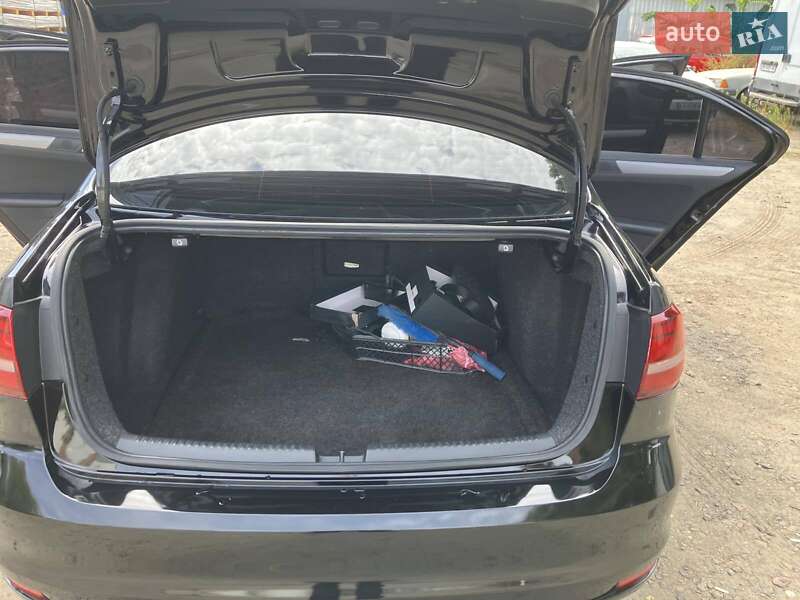 Седан Volkswagen Jetta 2017 в Києві