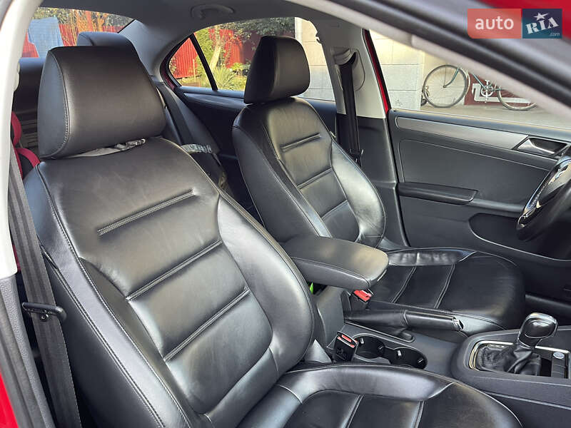 Седан Volkswagen Jetta 2014 в Шацьку