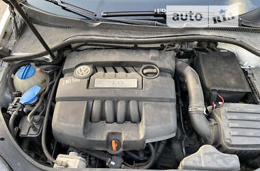 Седан Volkswagen Jetta 2009 в 