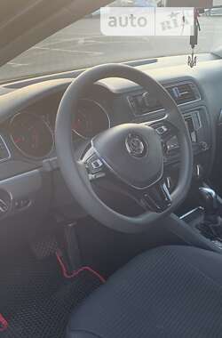 Седан Volkswagen Jetta 2016 в 