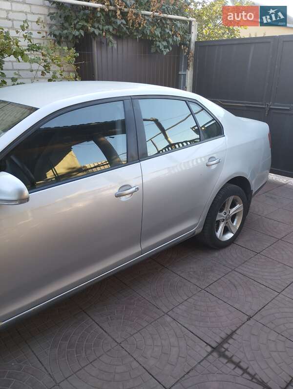 Седан Volkswagen Jetta 2008 в Павлограде