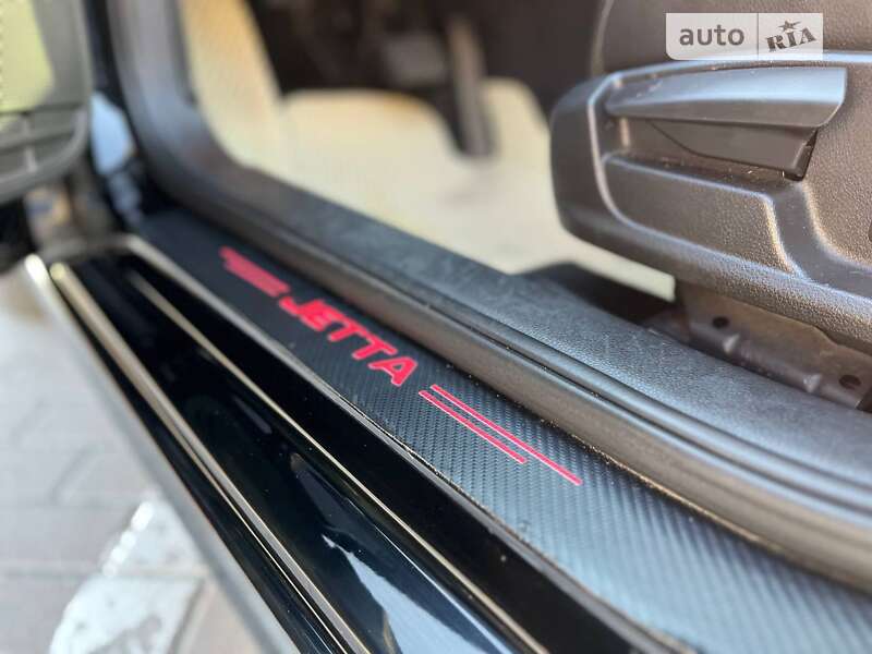Седан Volkswagen Jetta 2015 в Вінниці