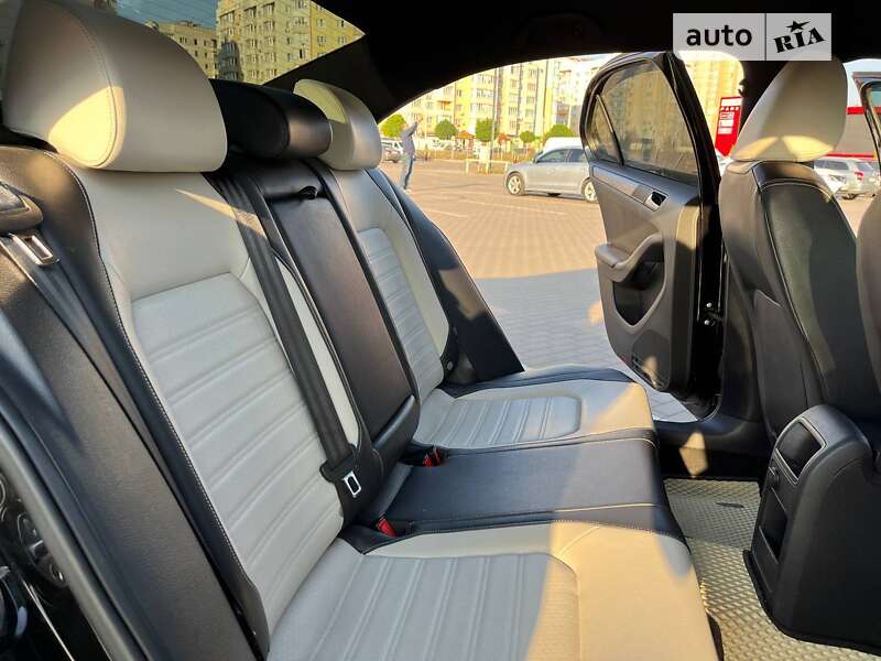 Седан Volkswagen Jetta 2015 в Вінниці