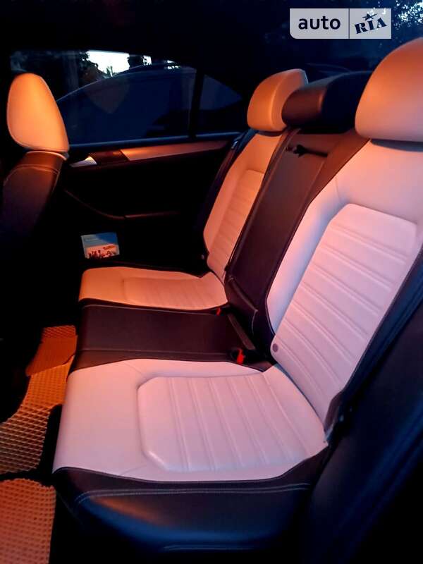 Седан Volkswagen Jetta 2015 в Вінниці