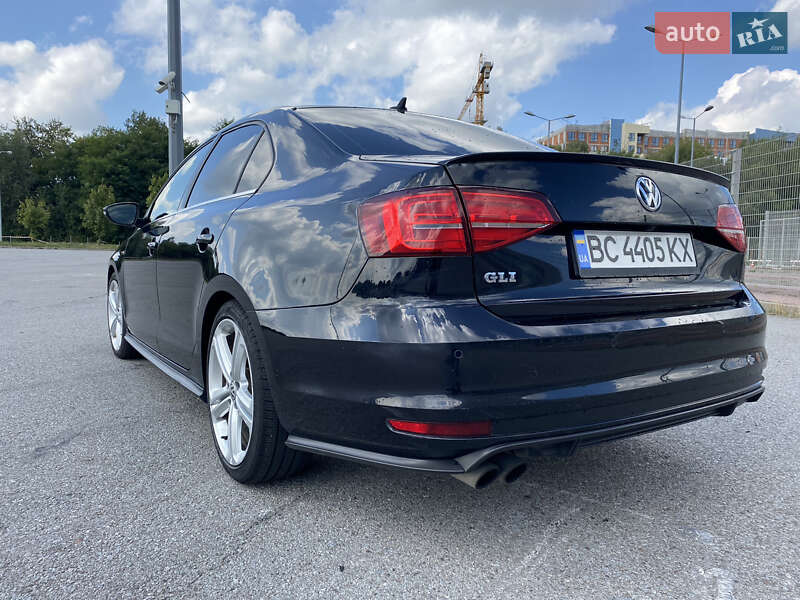 Седан Volkswagen Jetta 2016 в Львові
