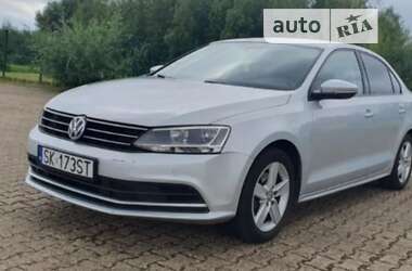 Седан Volkswagen Jetta 2015 в Чернігові