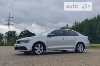 Седан Volkswagen Jetta 2015 в Чернігові