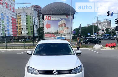 Седан Volkswagen Jetta 2014 в Луцьку