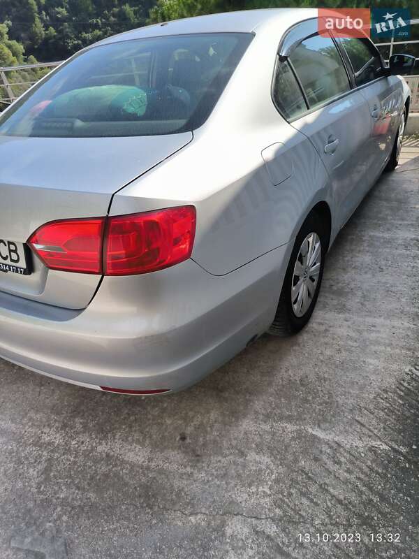 Седан Volkswagen Jetta 2014 в Львове