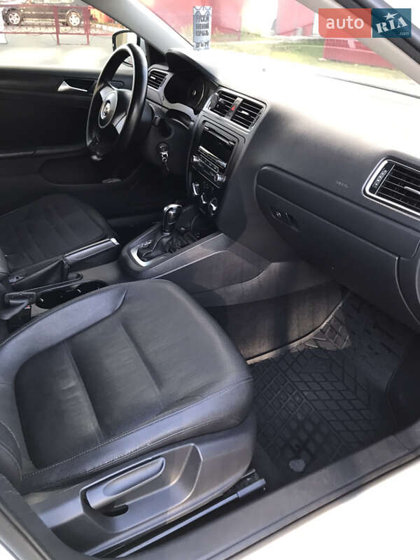 Седан Volkswagen Jetta 2012 в Ізмаїлі