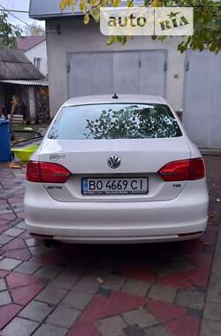 Седан Volkswagen Jetta 2013 в Тернополі