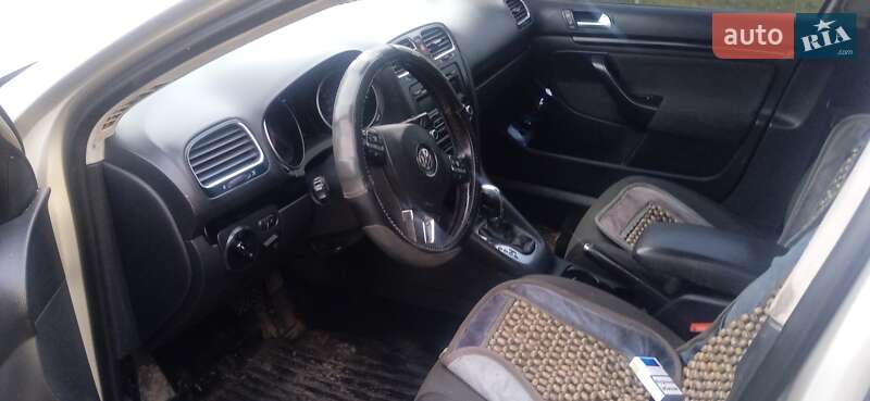 Універсал Volkswagen Jetta 2013 в Житомирі