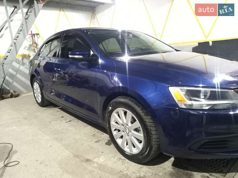 Седан Volkswagen Jetta 2013 в Запоріжжі
