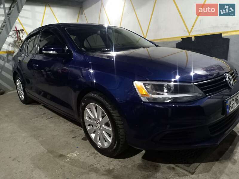 Седан Volkswagen Jetta 2013 в Запоріжжі