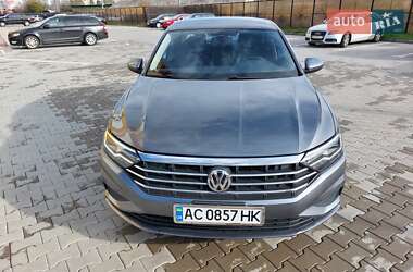 Седан Volkswagen Jetta 2019 в 