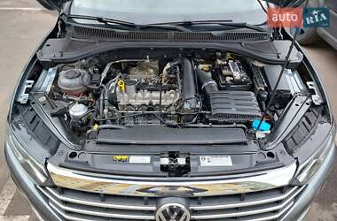Седан Volkswagen Jetta 2019 в 