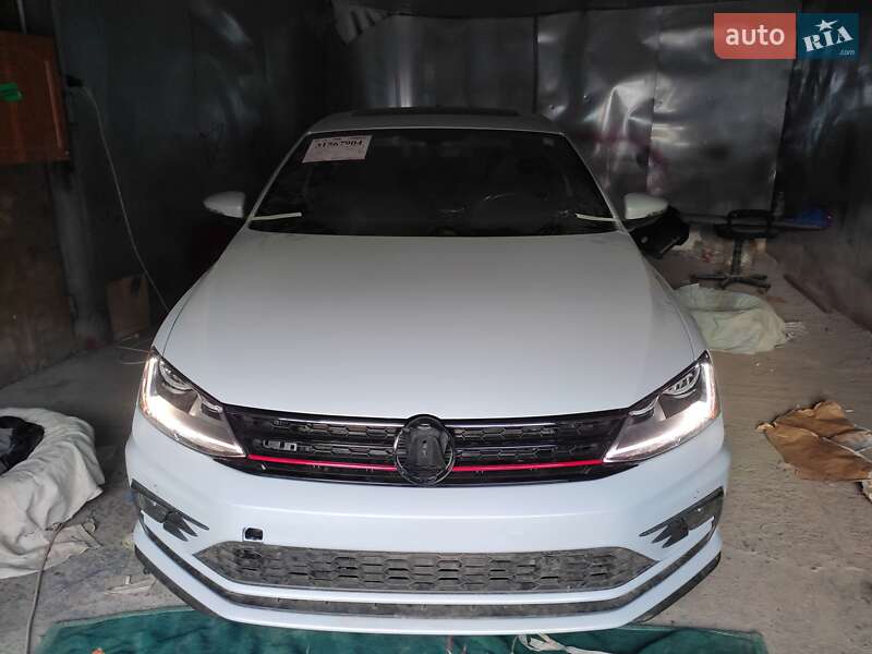 Седан Volkswagen Jetta 2017 в Ивано-Франковске