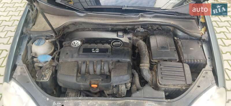 Седан Volkswagen Jetta 2005 в Ужгороді