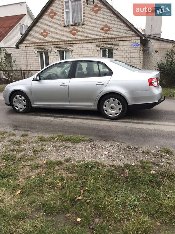 Седан Volkswagen Jetta 2005 в Вінниці
