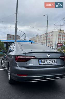 Седан Volkswagen Jetta 2018 в 