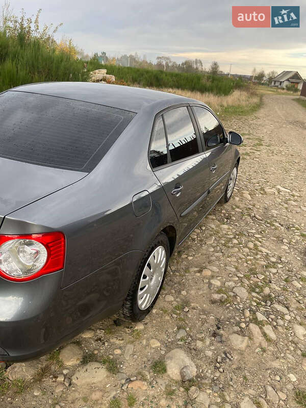 Седан Volkswagen Jetta 2006 в Калуше