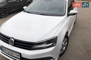 Седан Volkswagen Jetta 2016 в 