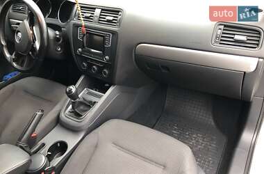 Седан Volkswagen Jetta 2016 в 