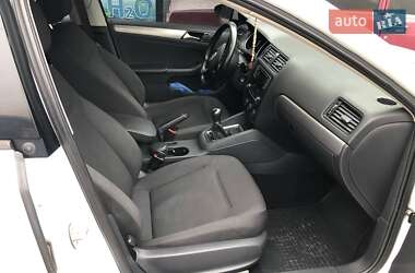 Седан Volkswagen Jetta 2016 в 