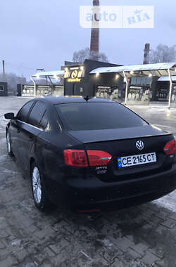 Седан Volkswagen Jetta 2014 в Черновцах