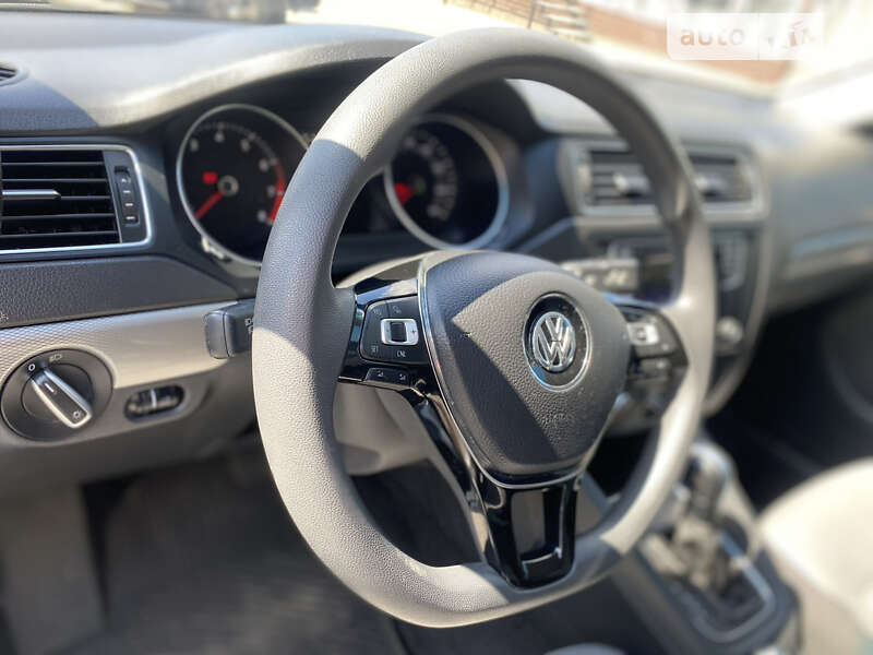 Седан Volkswagen Jetta 2017 в Львові фото 20 Седан Volkswagen Jetta 2017 в Львові