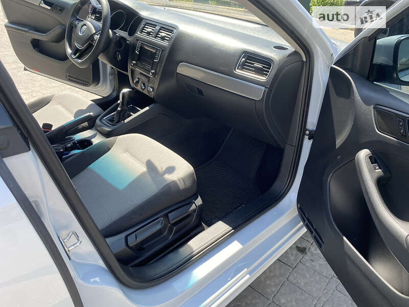 Седан Volkswagen Jetta 2017 в Львові фото 18 Седан Volkswagen Jetta 2017 в Львові