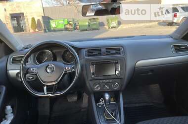 Седан Volkswagen Jetta 2015 в 