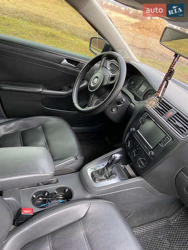 Седан Volkswagen Jetta 2014 в Виноградові