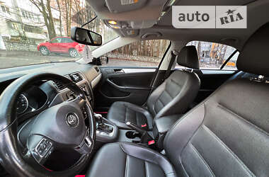 Седан Volkswagen Jetta 2012 в Тернополе