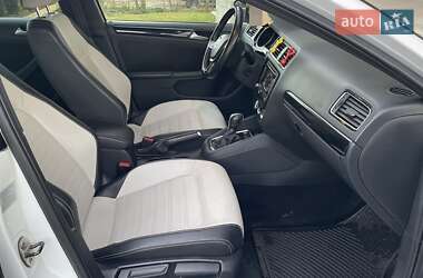 Седан Volkswagen Jetta 2014 в Хусте