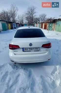 Седан Volkswagen Jetta 2016 в Покровске