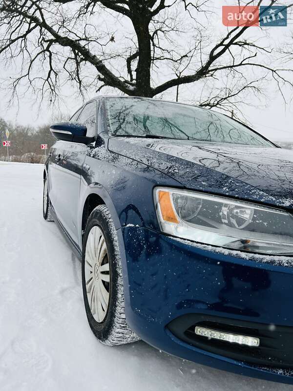 Седан Volkswagen Jetta 2013 в Кропивницькому