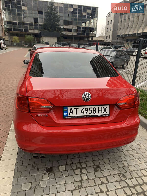 Седан Volkswagen Jetta 2012 в Івано-Франківську