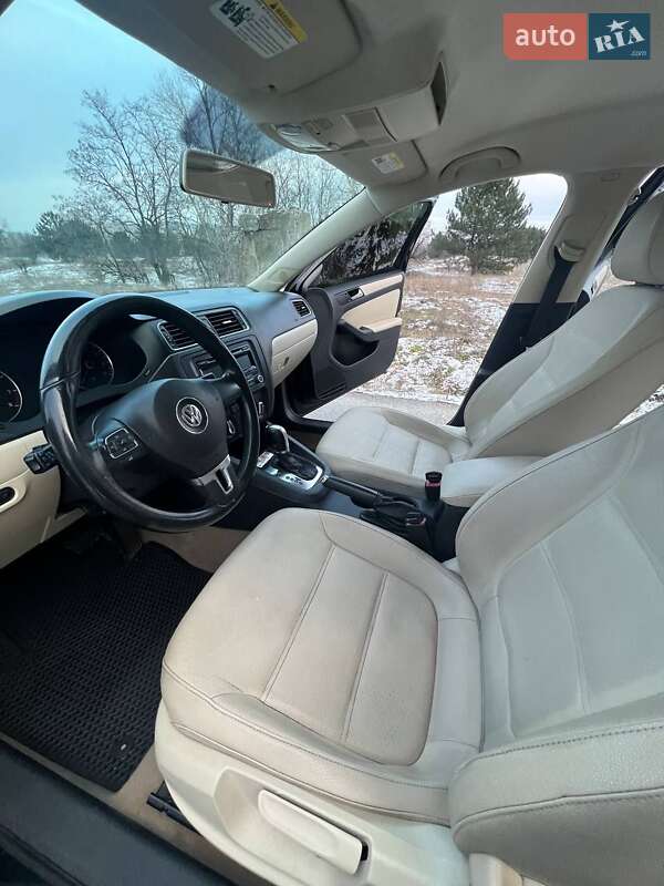 Седан Volkswagen Jetta 2011 в Дніпрі