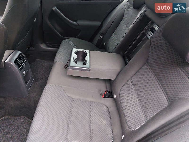 Седан Volkswagen Jetta 2011 в Рогатине