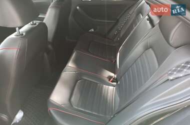 Седан Volkswagen Jetta 2014 в Киеве