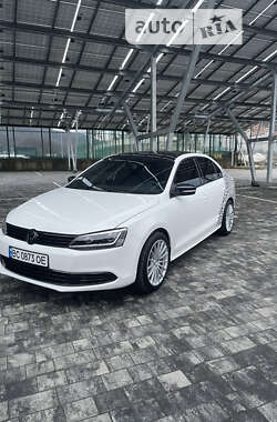 Седан Volkswagen Jetta 2013 в Львове