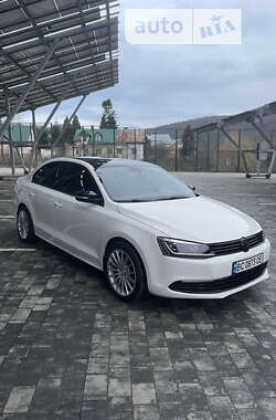 Седан Volkswagen Jetta 2013 в Львове