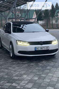 Седан Volkswagen Jetta 2013 в Львове