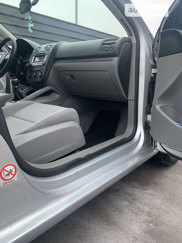 Седан Volkswagen Jetta 2006 в Василькові